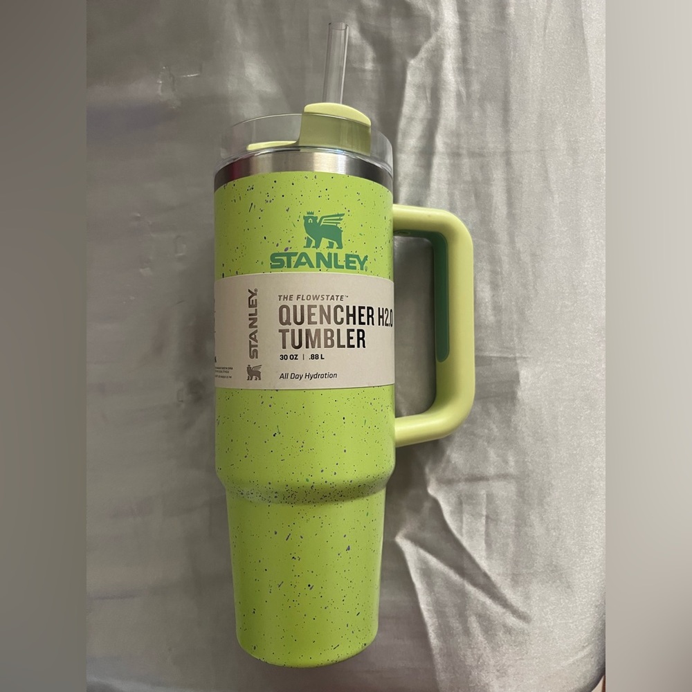 stanley tumbler 30oz